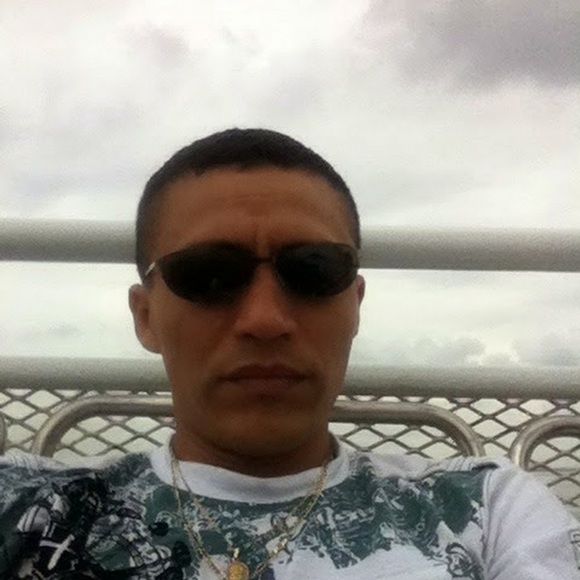 Meet your Posher, Carlos - Picture 1 of 1